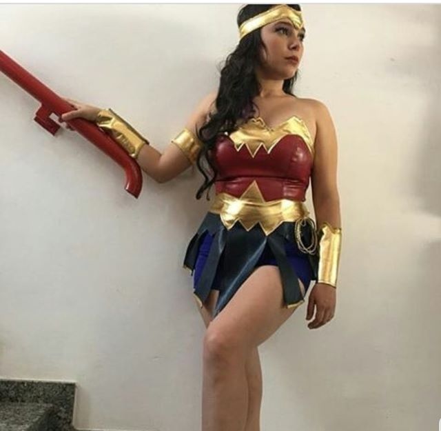 Mulher Maravilha Luxo - Cliente